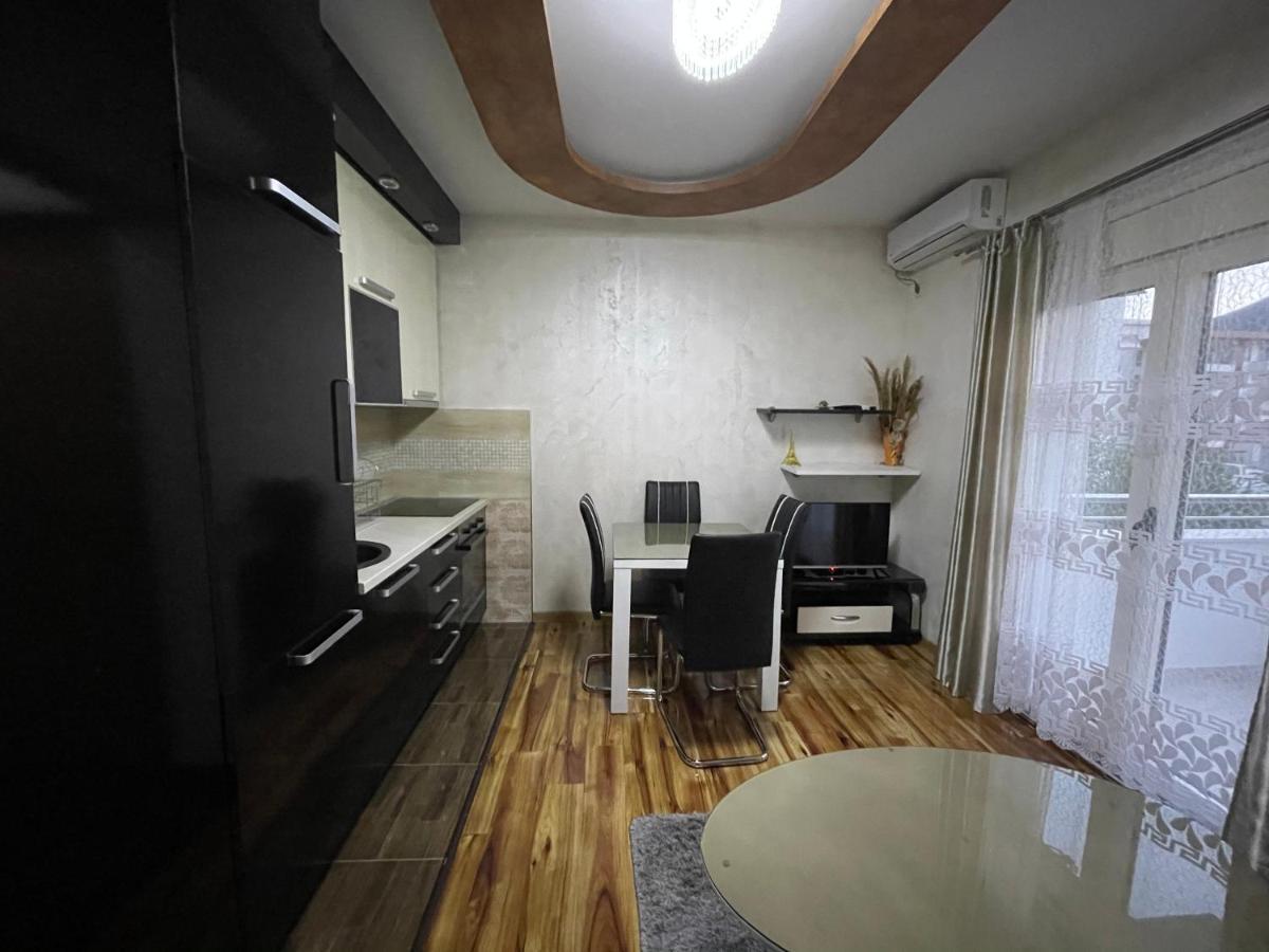 Apartments Zevs 1 Budva Ngoại thất bức ảnh